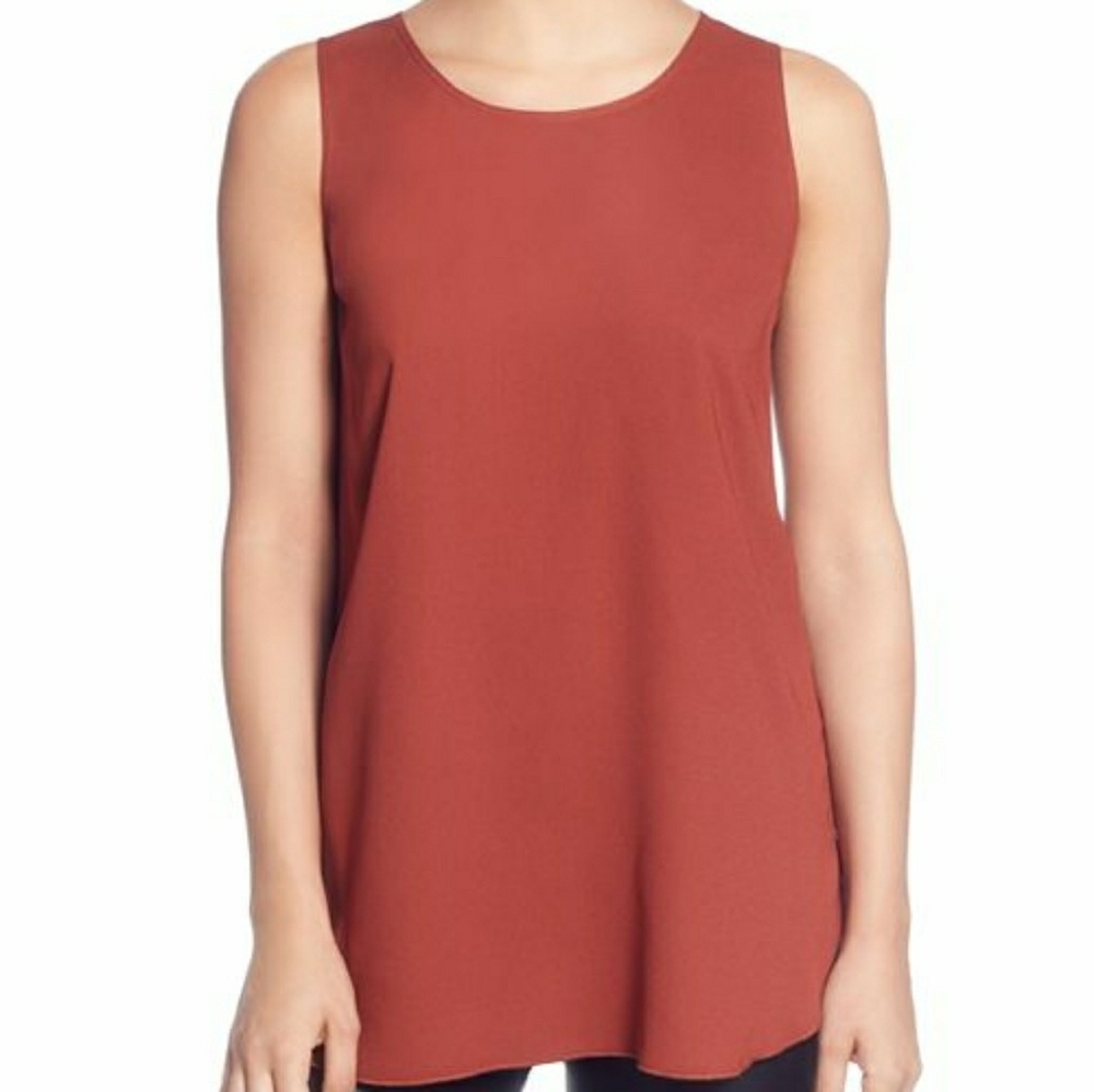 T Tahari Sleeveless Scoop Neck Top

In rustic